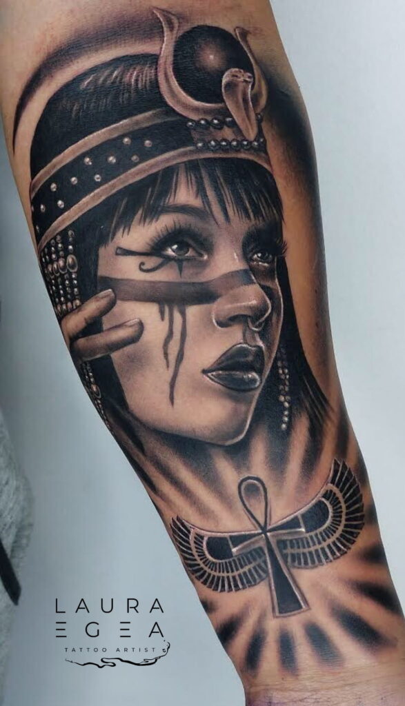 Various tattoo styles including black & grey, fine line, neo tradicional, watercolor