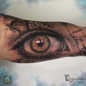 Black and grey realistic eye tattoo by Laura Egea Dallas Texas